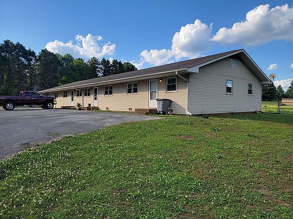 2nd image of 50 Deer Park Rd