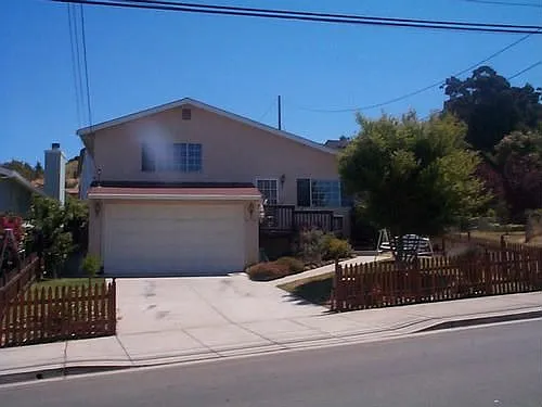 23354 Maud Ave photo 1