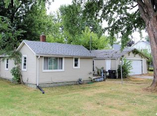 2345 N 9th St, Clinton, IA 52732