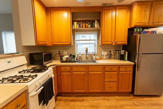 1013 S Laflin St #2 — Photo 7
