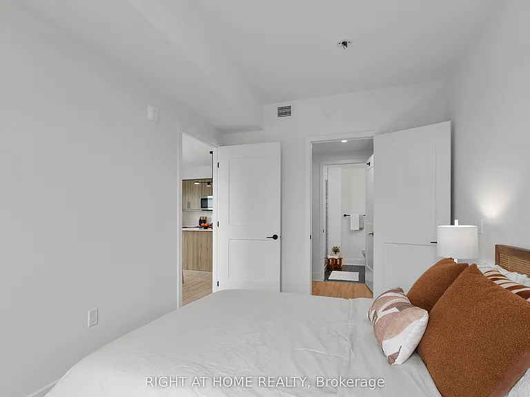 377 Winona Ave #607 — Photo 23