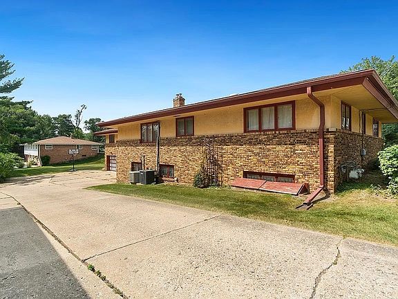 3rd image of 809 N Alpine Rd #809