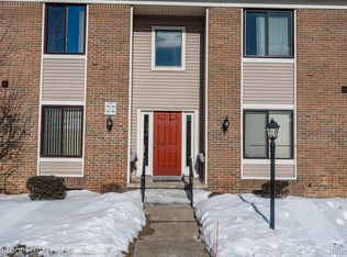 1660 River Rd APT 53, Marysville, MI 48040