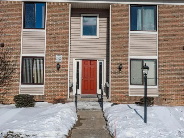 1660 River Rd APT 53, Marysville, MI 48040