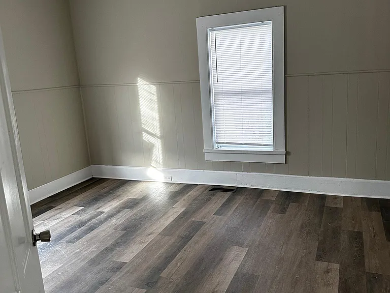 31 Franklin Ave — Photo 9