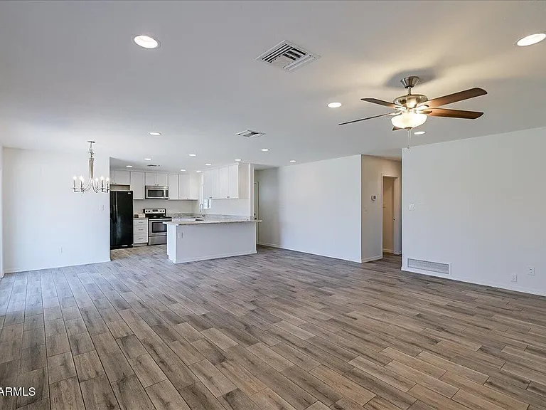 536 N Cheri Lynn Dr — Photo 8