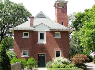 182 Walnut St #3, Wellesley, MA 02481