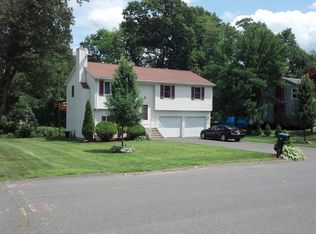 228 Braeburn Rd, East Longmeadow, MA 01028