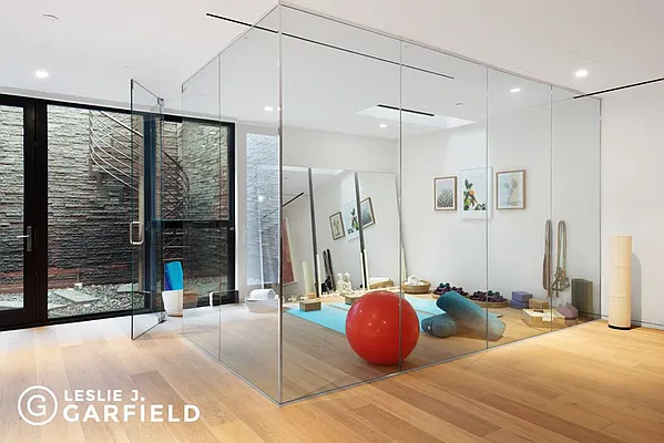 Sold by Leslie J. Garfield | media 22