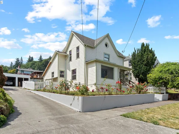 322 W C St, Rainier, OR 97048