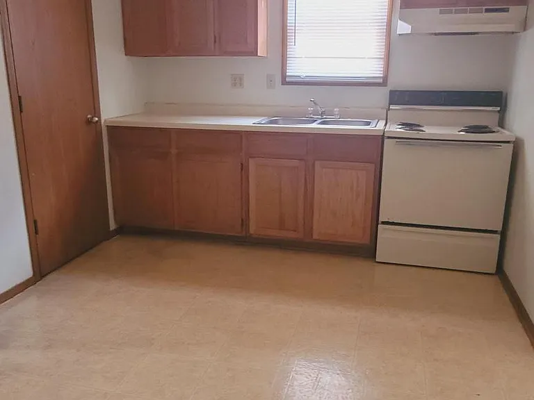 406 W Mill St #3 — Photo 3