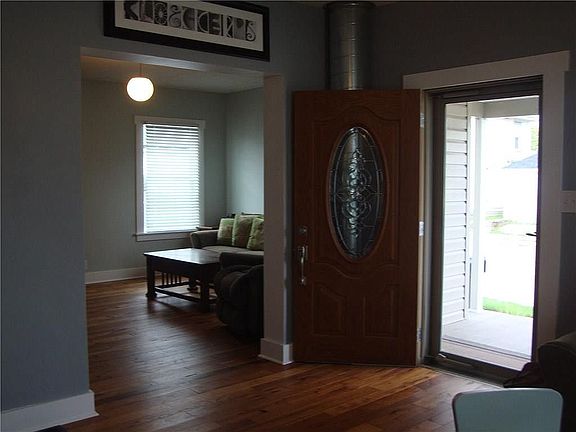 4th image of 606 N College St