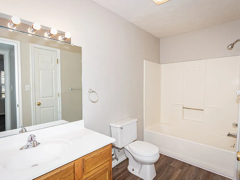 Parkview Apartments — Photo 14