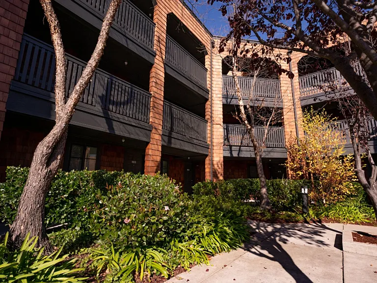 Indian Creek Apartments — Photo 42