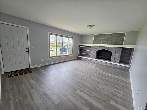 2nd image of 7332 Quail St