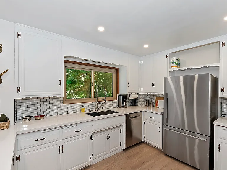 24581 Horst Dr — Photo 13