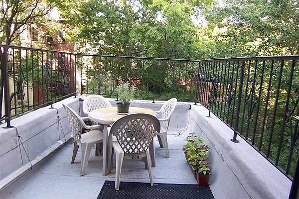 Rented by Susan Finkel, LREB | media 1