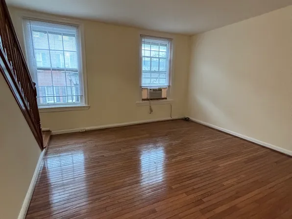 247 S 12th St, Philadelphia, PA 19107