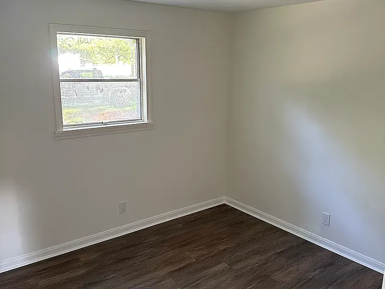 5944 Harmon Ln — Photo 4