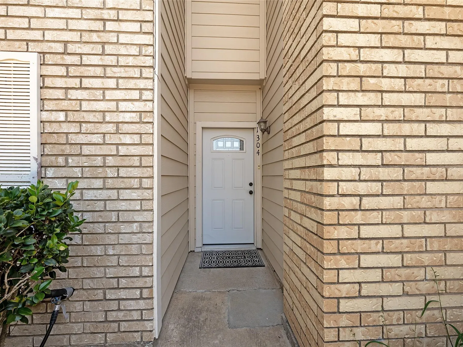 1 bed, 1.5 bath, 1192 sqft, $1,350 — Photo 4