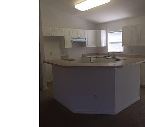 3rd image of 342 NE 9th Ter
