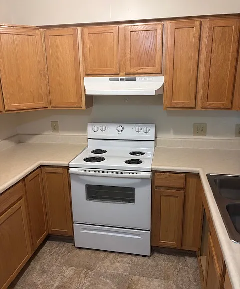 Sunset Cove Apartments — Photo 7