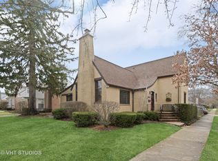 1945 Washington Ave, Wilmette, IL 60091
