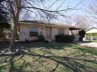 915 N 7th St, Sanger, TX 76266