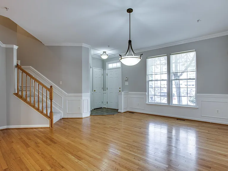 10410 Damascus Park Ln — Photo 11