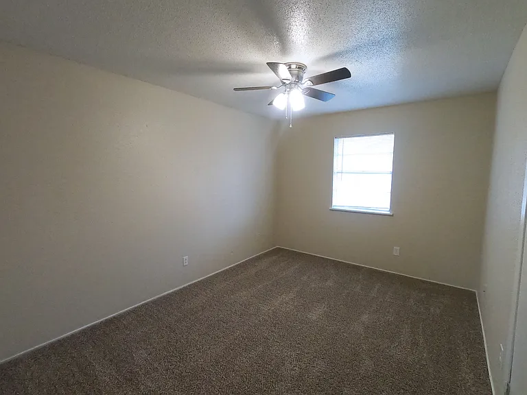 Anderson Point Apartments — Photo 17