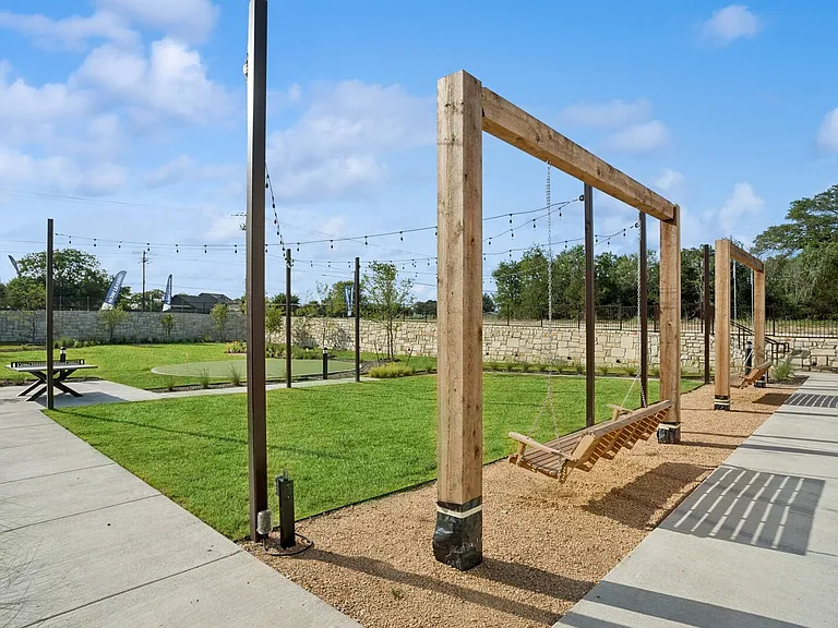 Ascend at Pioneer Hill — Photo 2