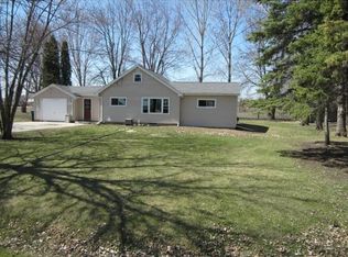 1911 N Olde Casaloma Dr, Appleton, WI 54913