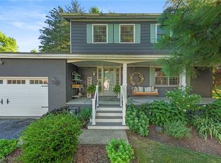 9105 Valley View Rd, Macedonia, OH 44056