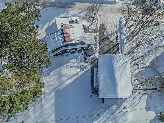 5th image of 37 Pioneer Road