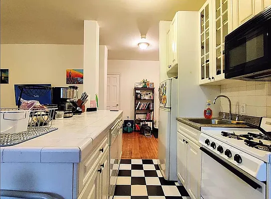 Rented by REAL New York | media 5