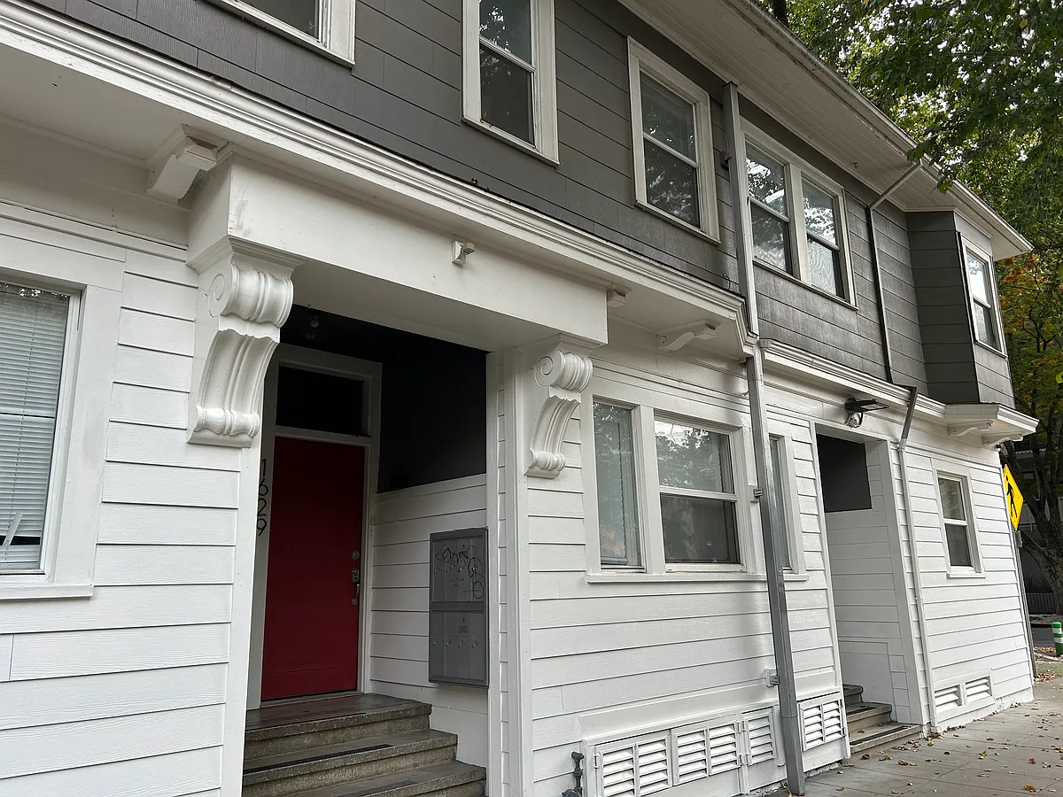 Building Photo - 1631 20th St #A