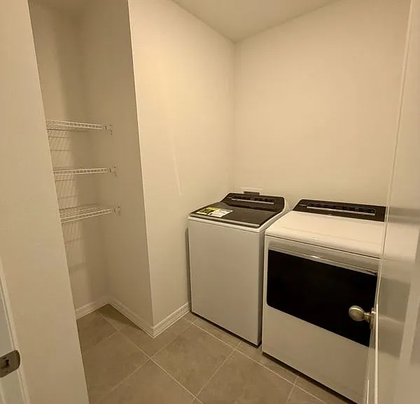1483 Brekey Way — Photo 15