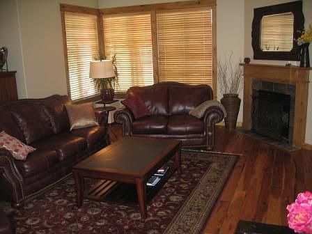 2nd image of 19569 Pond Meadow Ct