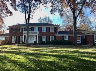 15978 Kettington Rd, Chesterfield, MO 63017