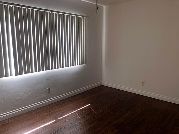 4th image of 4560 35th St