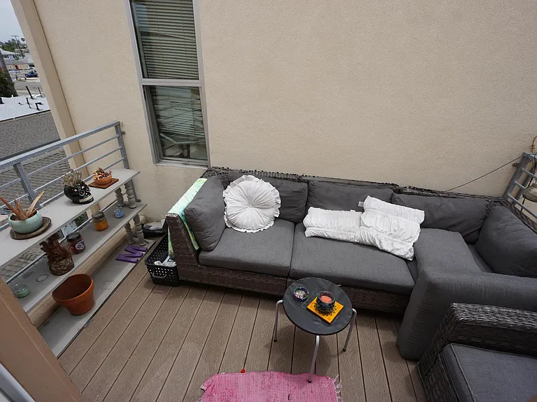 1044 Grand Ave — Photo 11