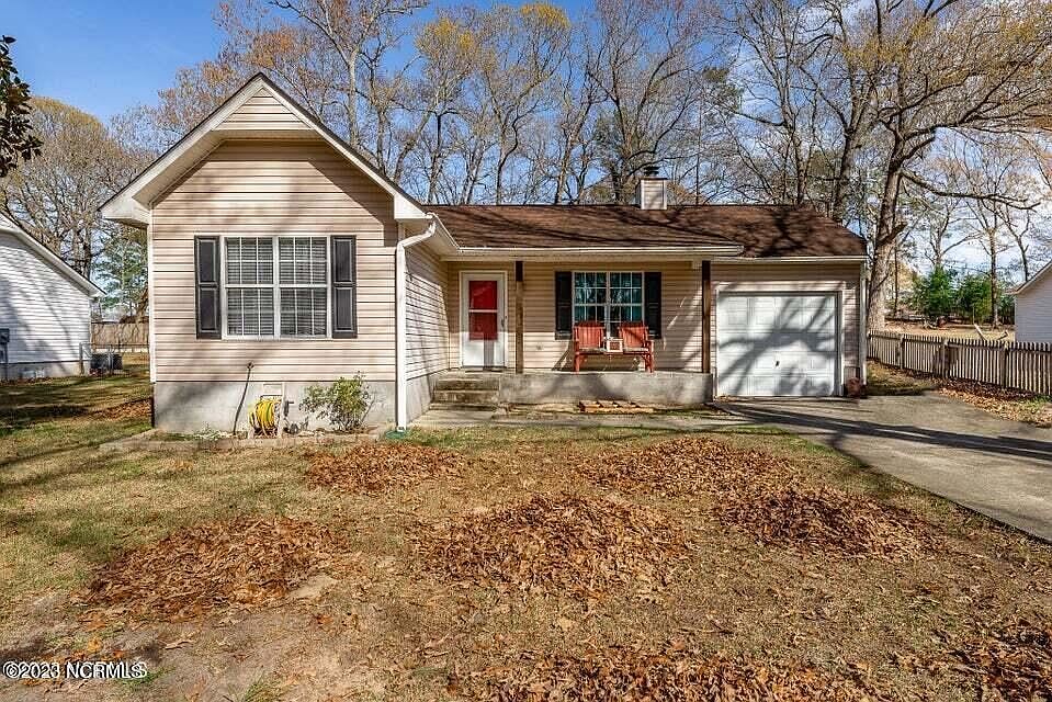 1st image of 105 Carriage Hills Ct