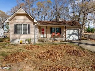 105 Carriage Hills Ct, Richlands, NC 28574