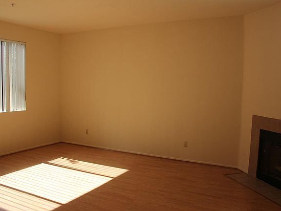 2nd image of 460 S Oakland Ave #103
