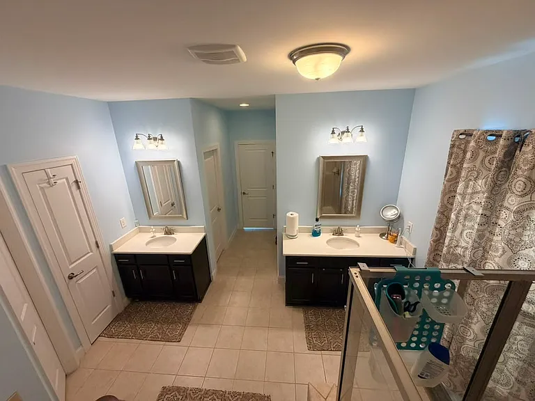 Master-bathroom
