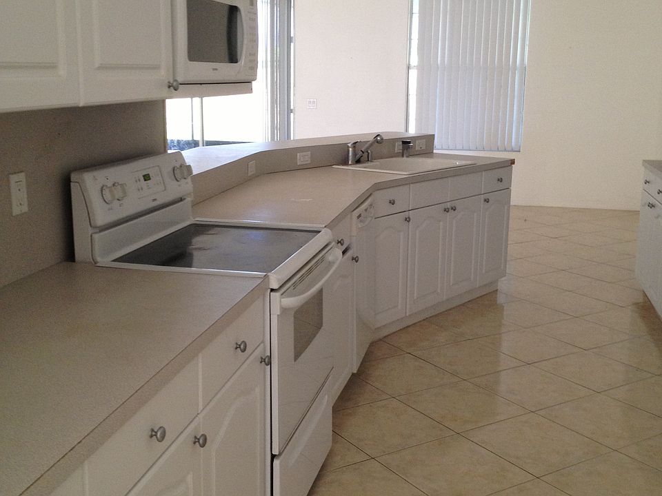 1st image of 10421 Calle De Flores Dr