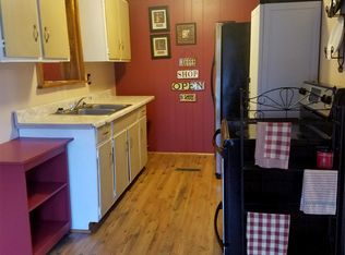 1400 N Sand Branch Rd, Mount Hope, WV 25880