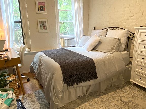 4th image of 114 Christopher St APT 21
