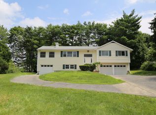 3552 Gomer St, Yorktown Heights, NY 10598
