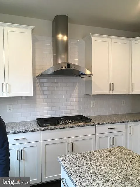 3 bed, 4.0 bath, 2200 sqft, $3,850 — Photo 4